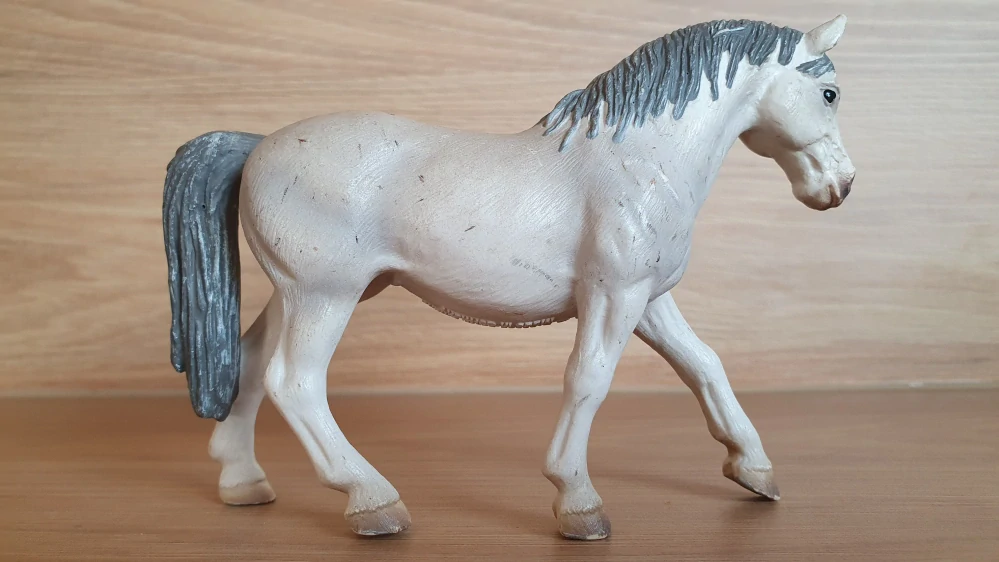 Lipicánská klisna 13603, model 2001