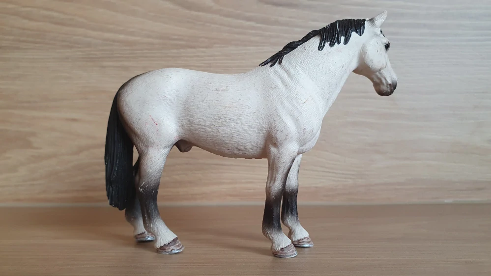 Hannoverský hřebec 42104, model 2008