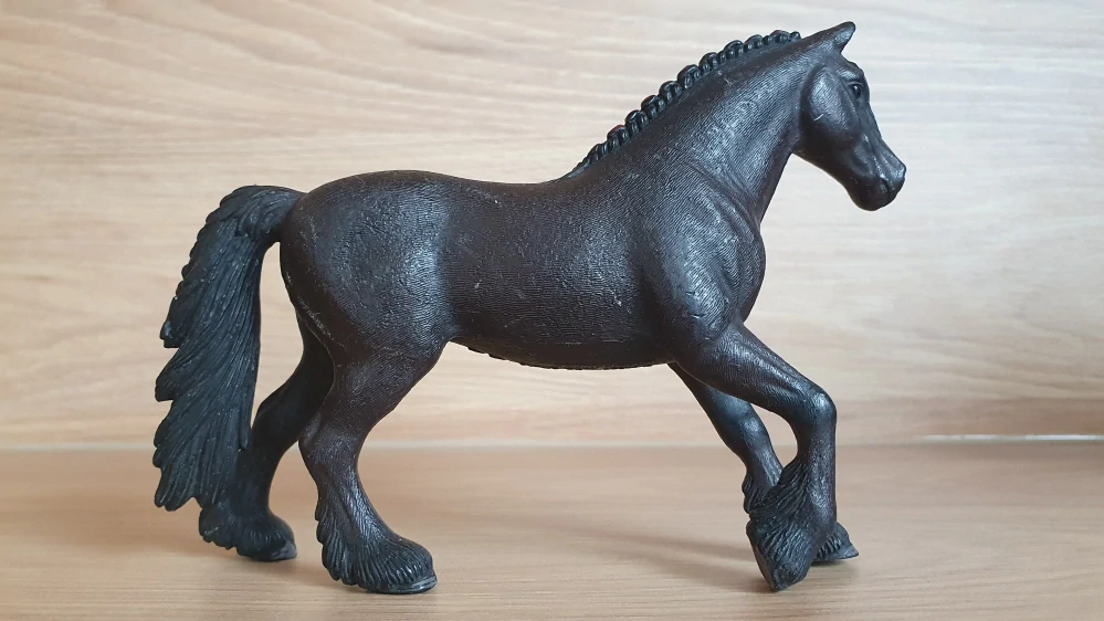 Fríská klisna 13749, model 2013