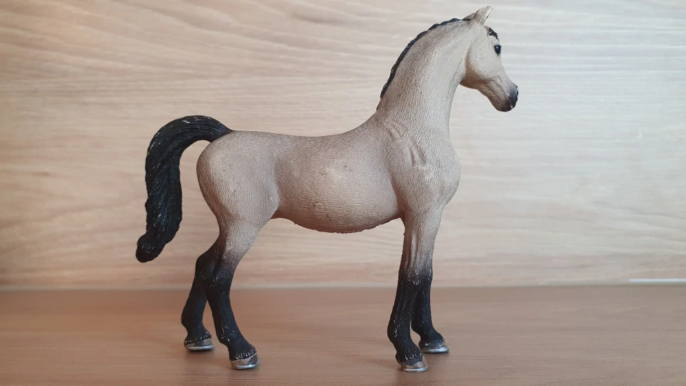 Arabská klisna  42369, model 2016