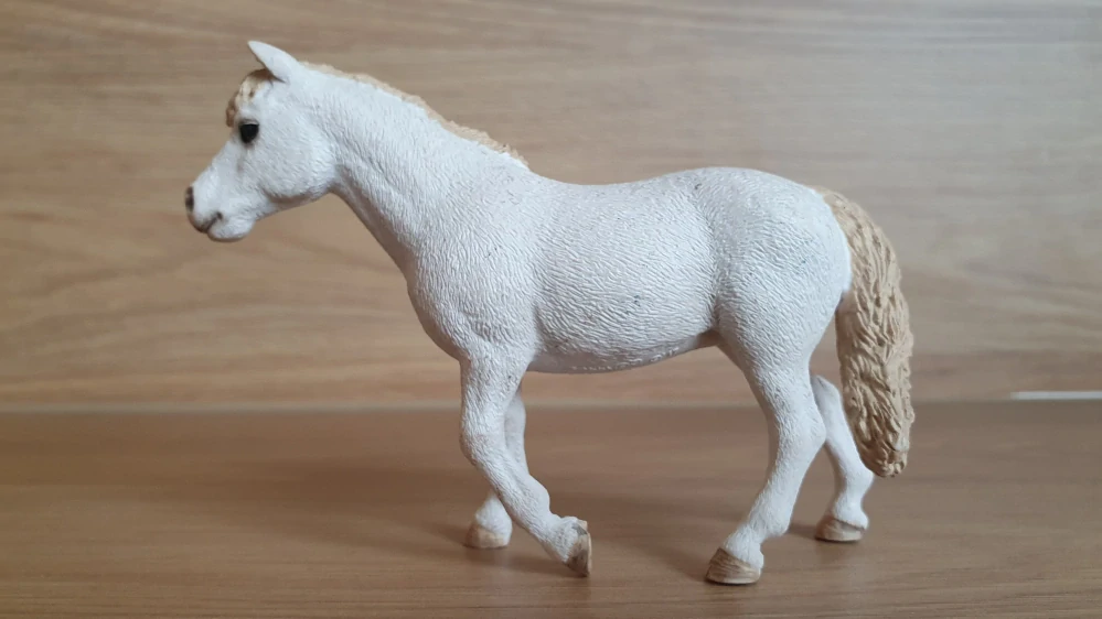 Klisna dartmoorský poník 42423, model 2017