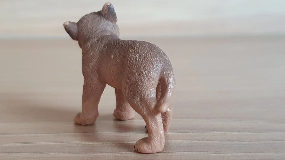 vlče hnědé 42472, model 2018