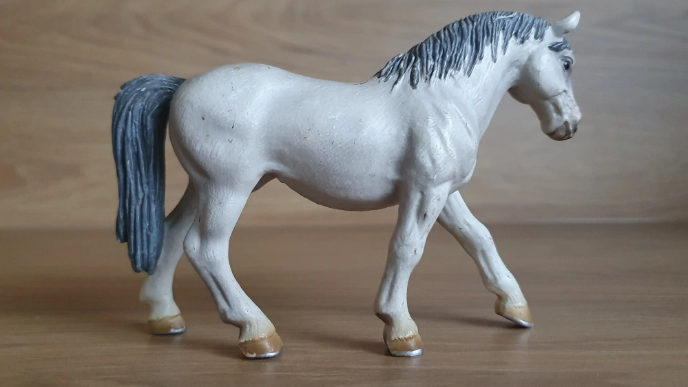 Lipicánská klisna 13603, model 2001