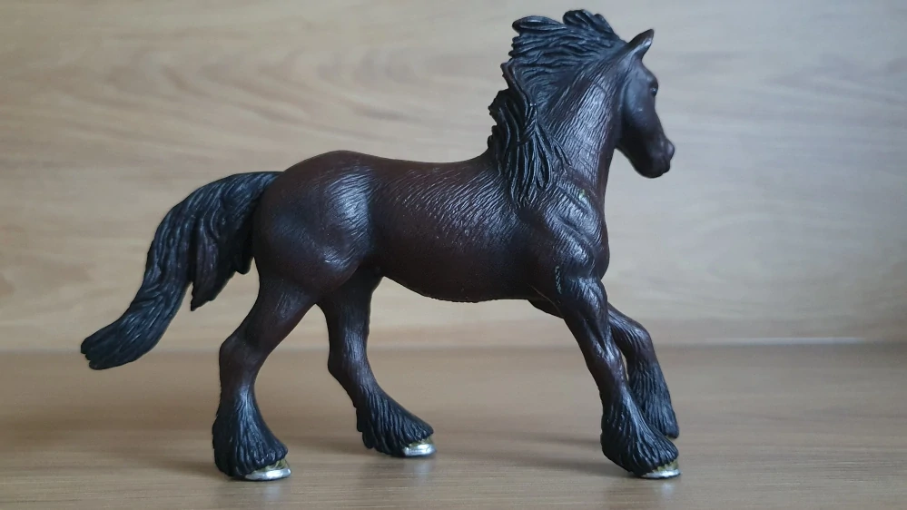 Fríská klisna  13604, model 2005