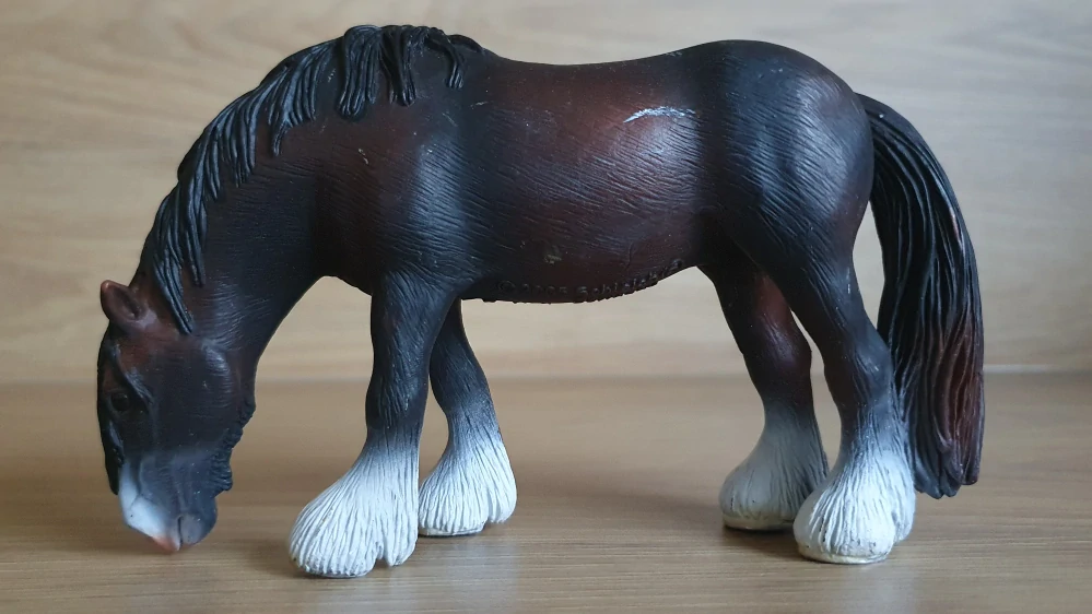 Shirská klisna 13605, model 2005