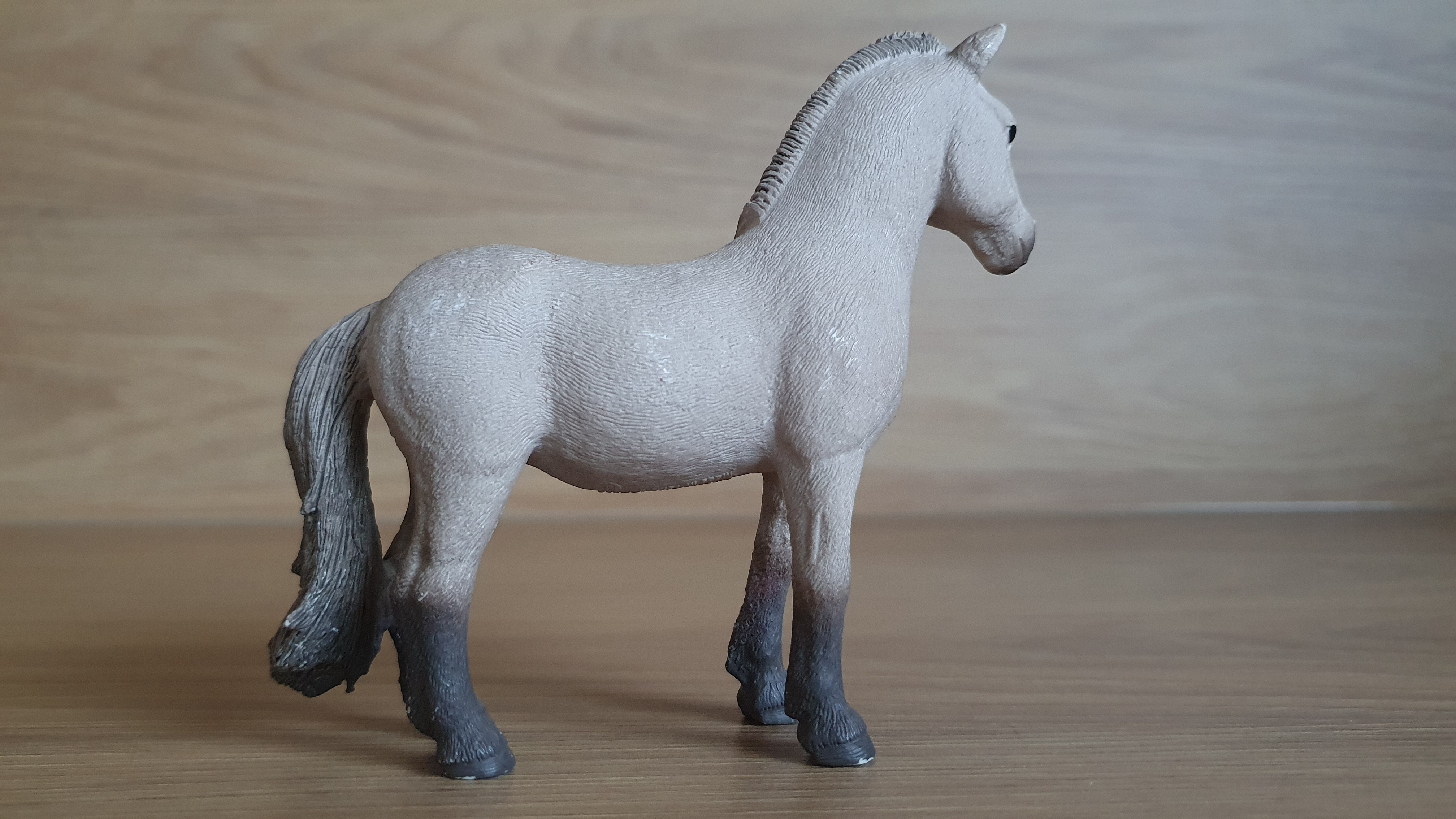 Islandská klisna  42430, model 2017