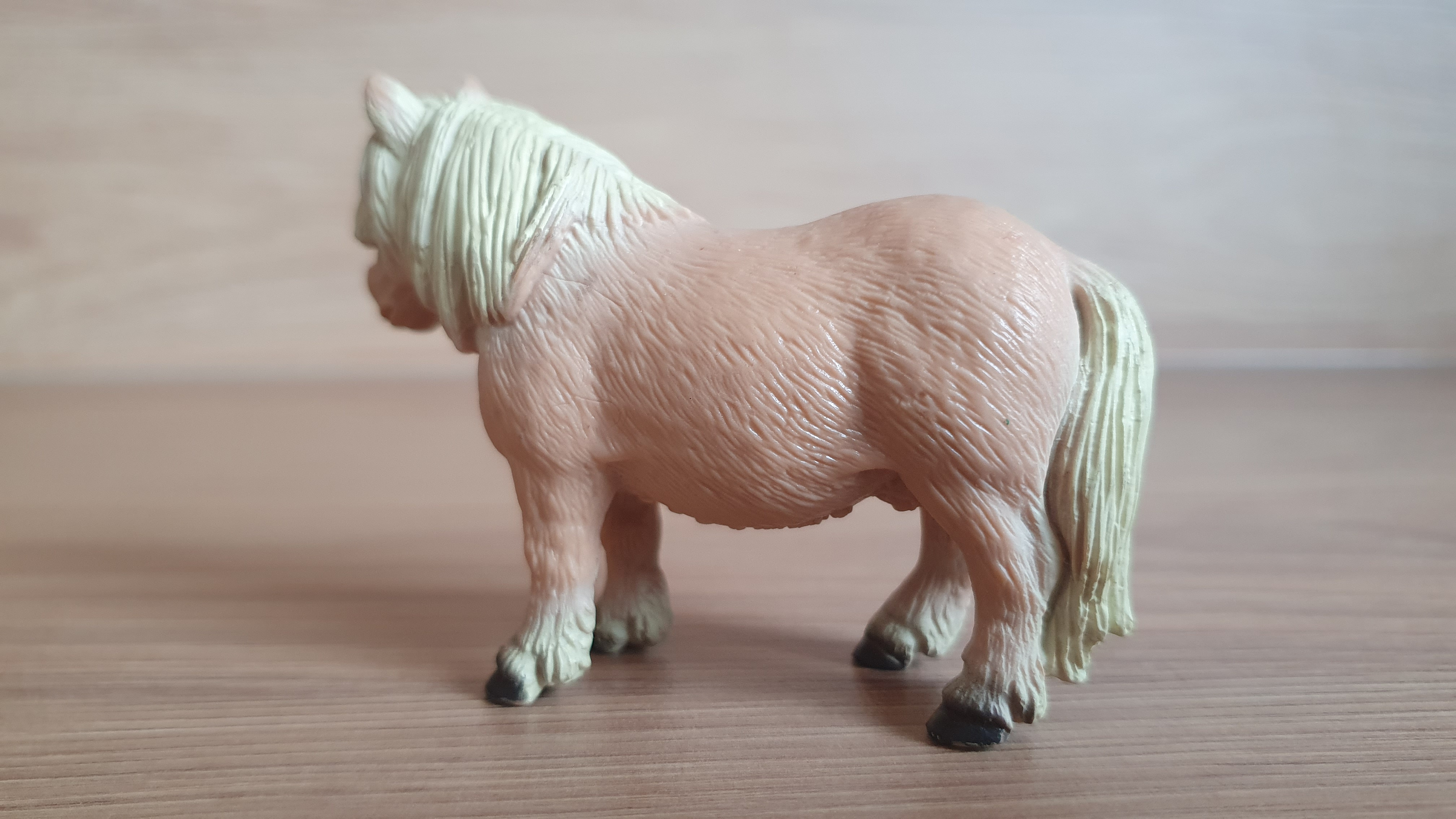 Shetlandský poník 13232, model 1995