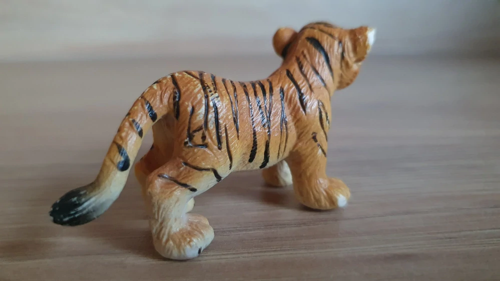 tygr mládě 14187, model 2000