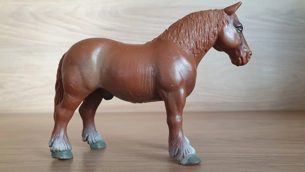 Těžký kůň  13244, model 1999