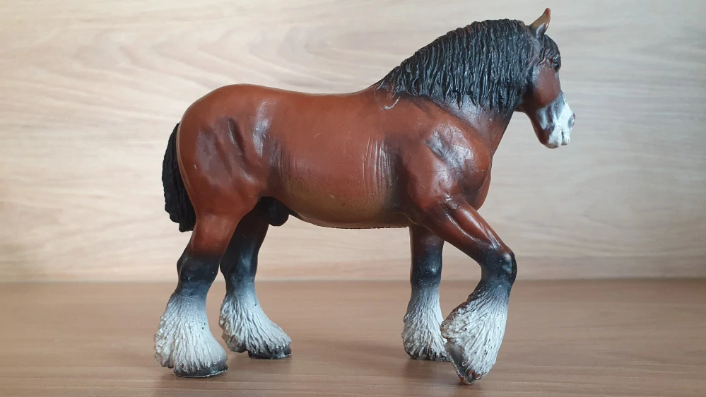 Valach Shire 13247, model 2000