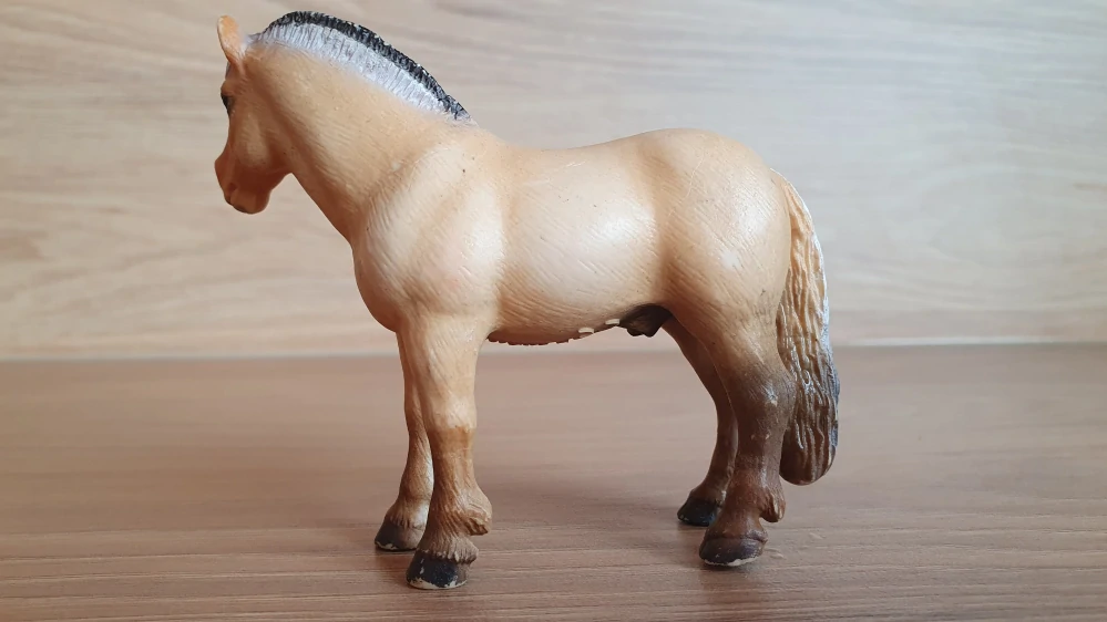 Fjordský kůň  13250, model 2000
