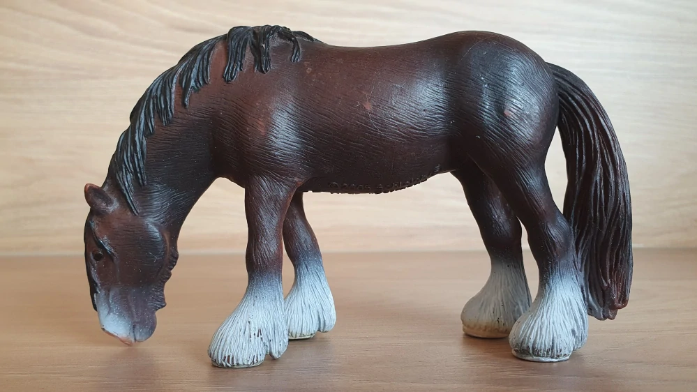 Shirská klisna  13605, model 2005