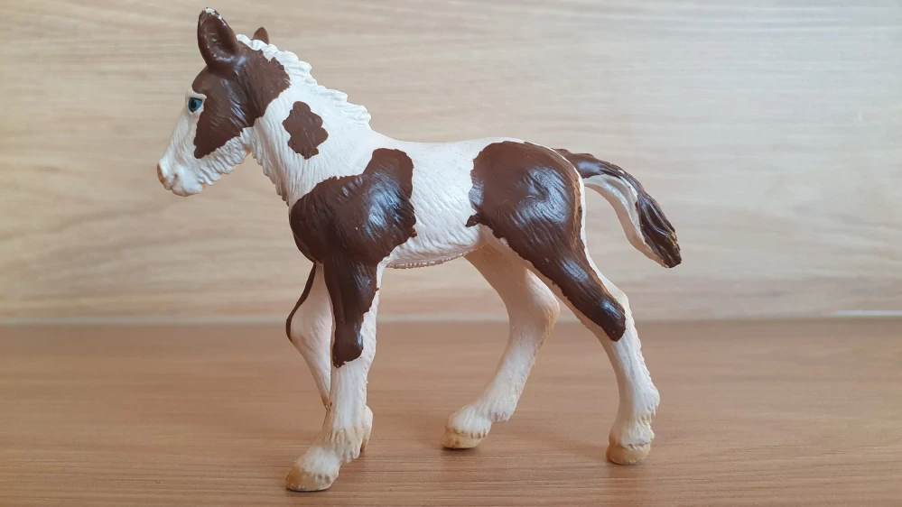 Kůň irský Tinker hříbě 13295, model 2004