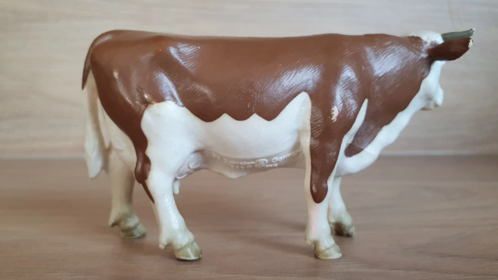 Fleckvieh kráva 13134, model 1999