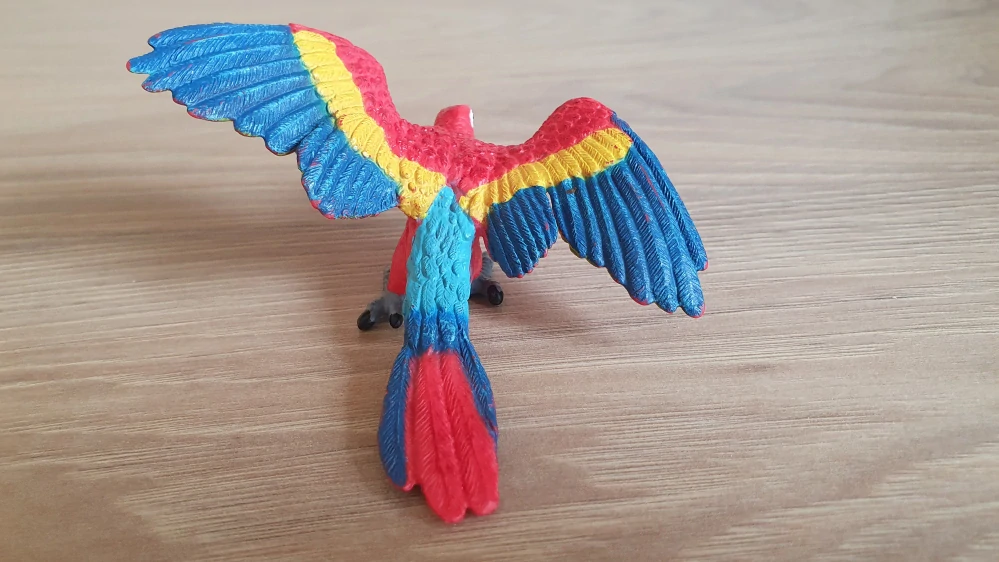 Ara červená 14737, model 2014