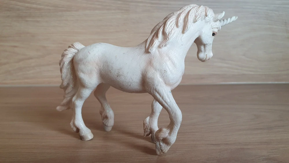 jednorožec 70201, model 2004