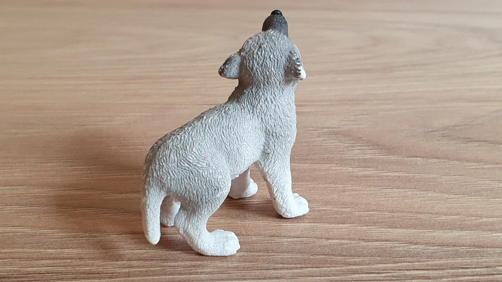 vlče šedé  42472, model 2018