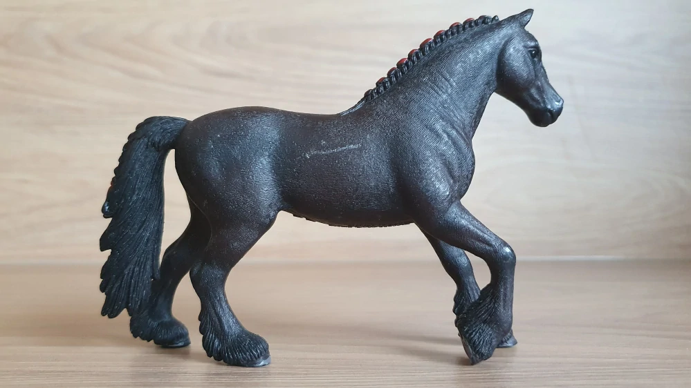 Fríská klisna 13749, model 2013