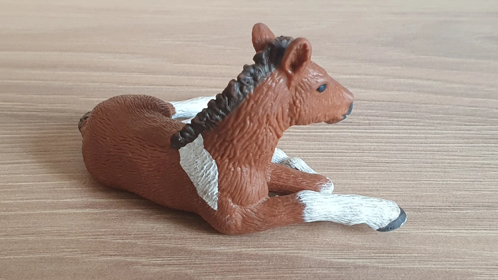 Ležící hříbě edice McDonalds, model 2019