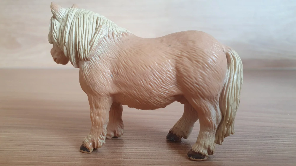 Shetlandský poník 13232, model 1995