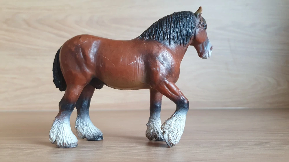 Valach Shire 13247, model 2000