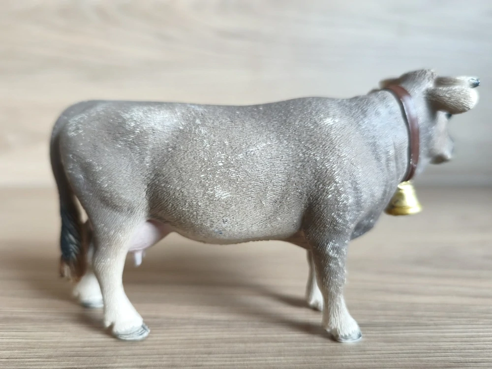 kráva se zvonem 13874, model 2017