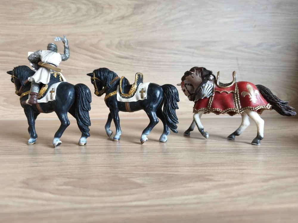 Rytířské koně, Ritterwelt