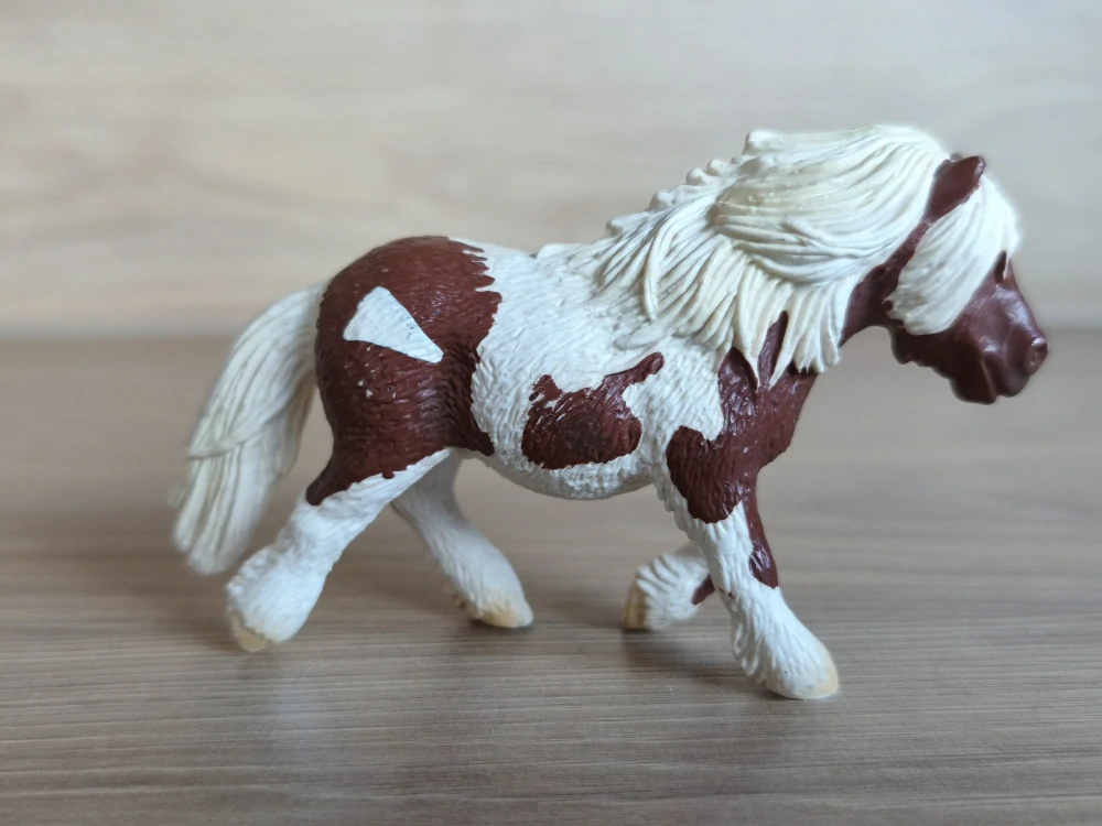 Shetlandský poník 13297, model 2004