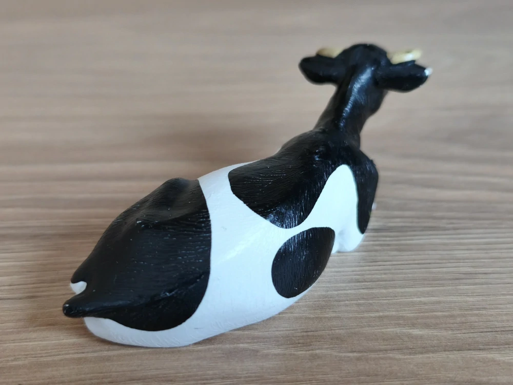 kráva ležící 13211, model 1988