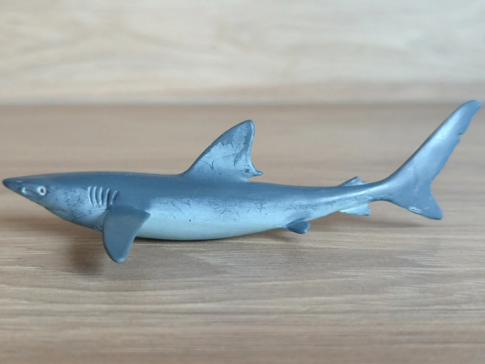 žralok modrý  16096, model 1995