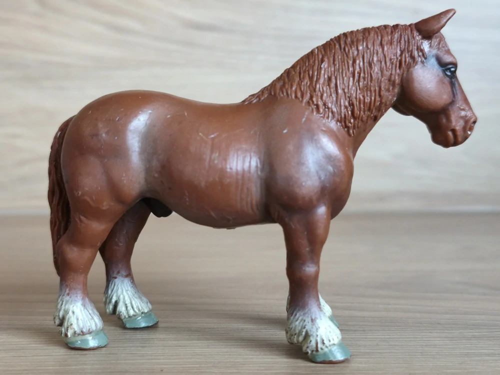 Těžký kůň  13244, model 1999