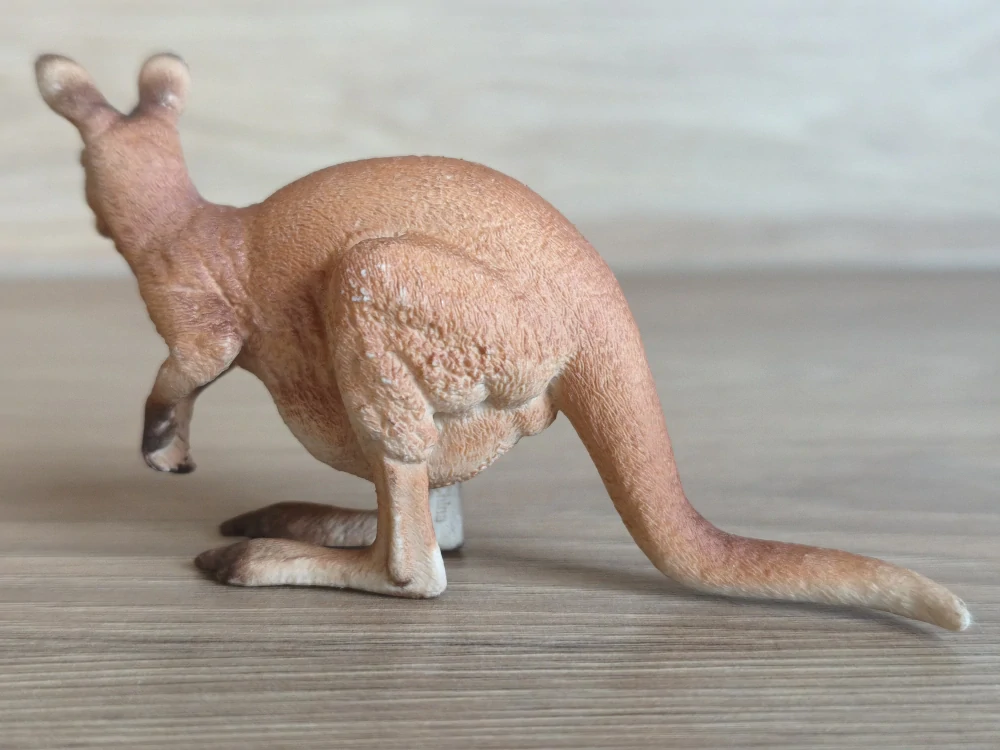 klokan s mládětem 14756, model 2015