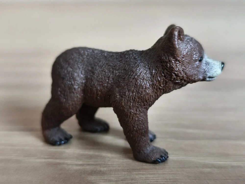 medvídě hnědé 42473, model 2018