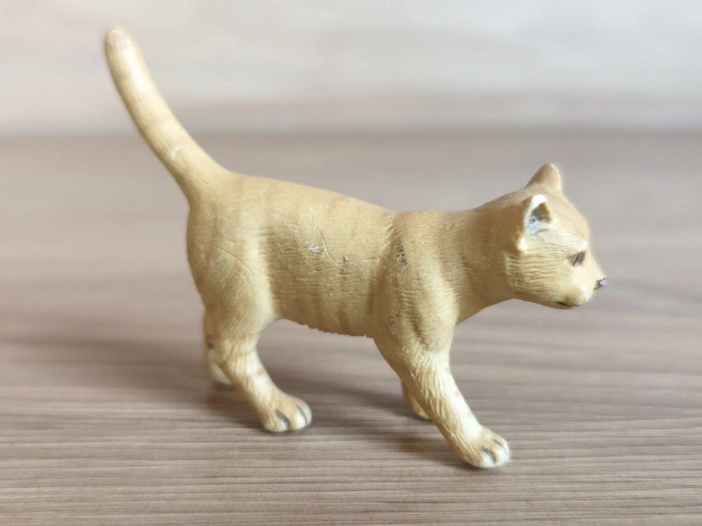 kočka rezavá 13286, model 2003