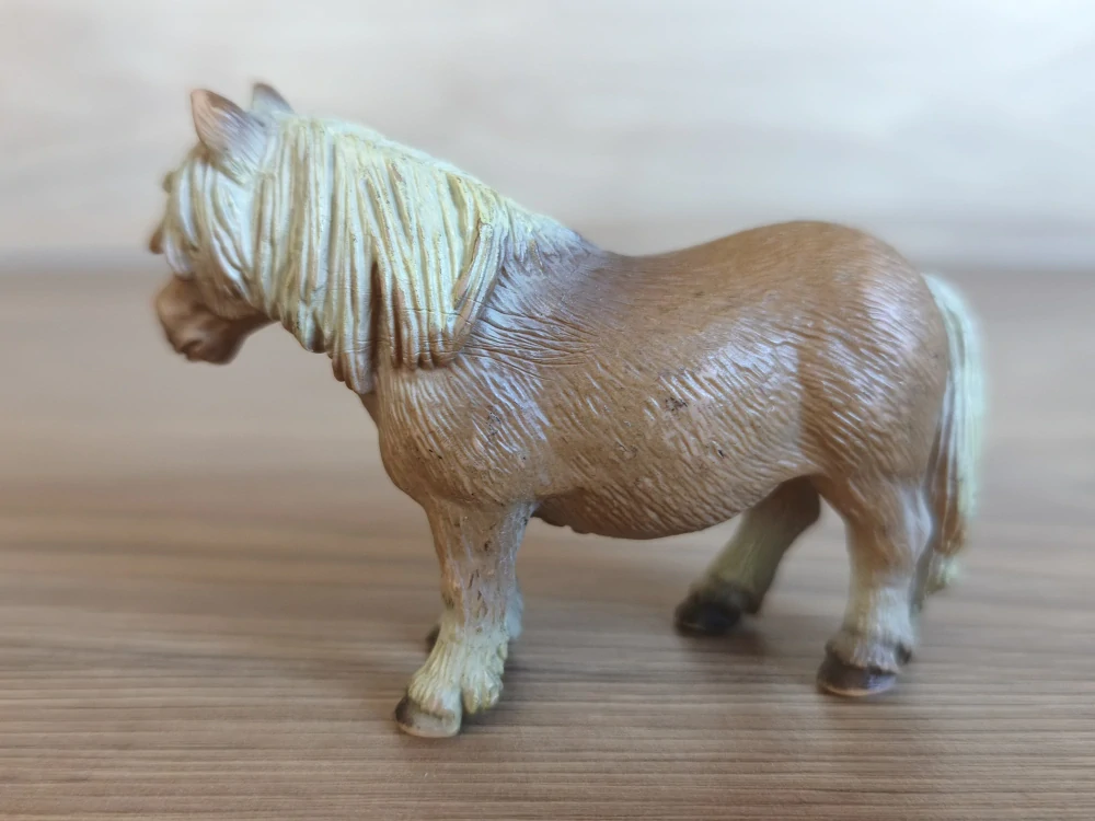 Shetlandský poník 13232, model 1995