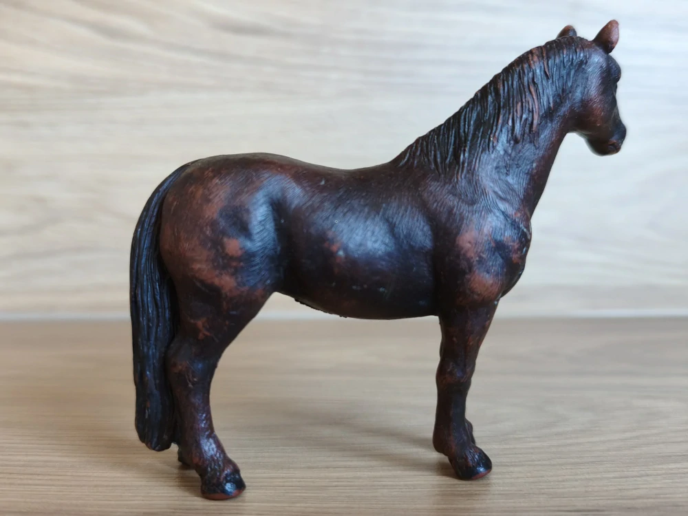 Hannoverský hřebec 13227, model 1995