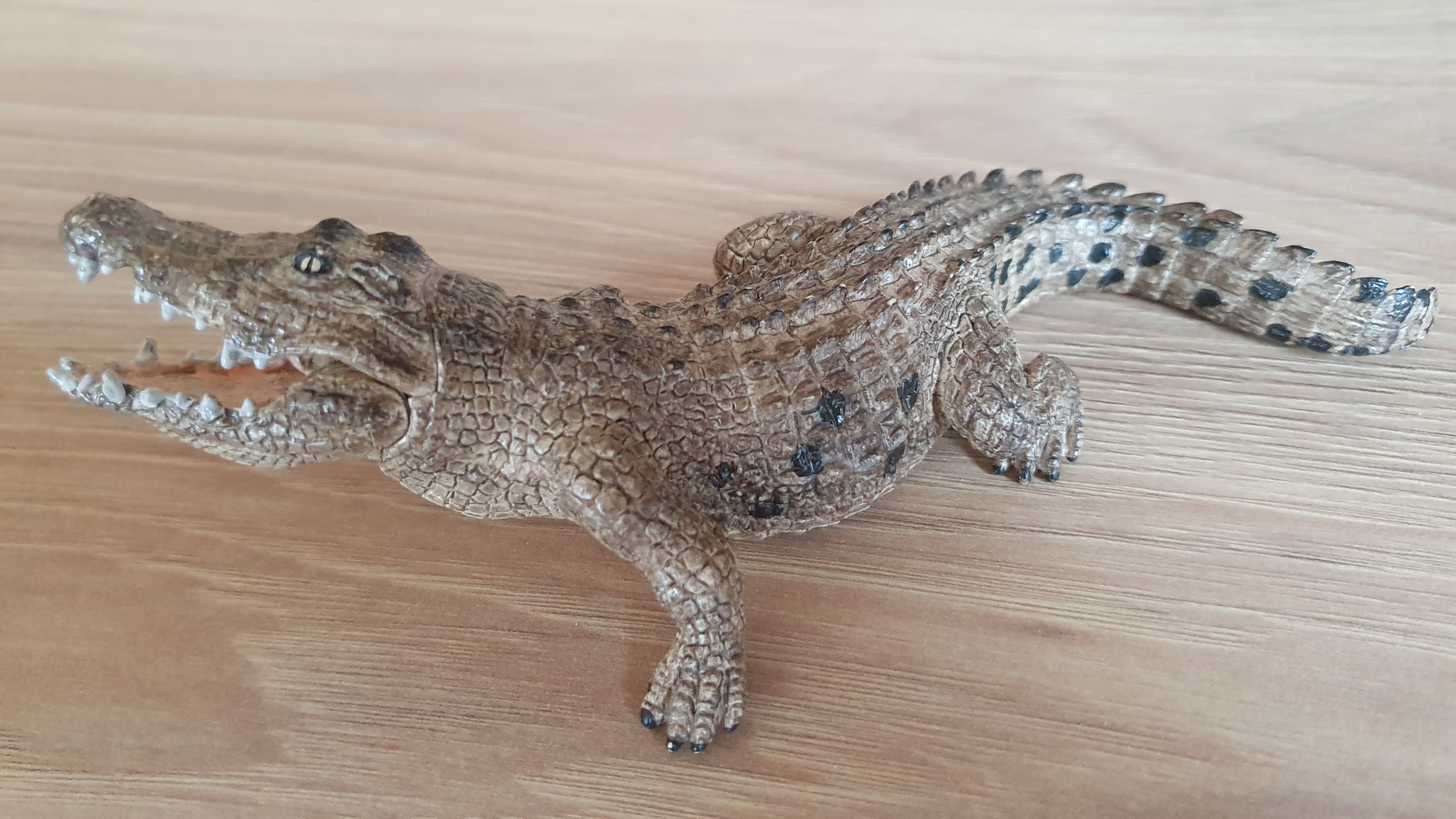 krokodýl s pohyblivou čelistí 14736, model 2014