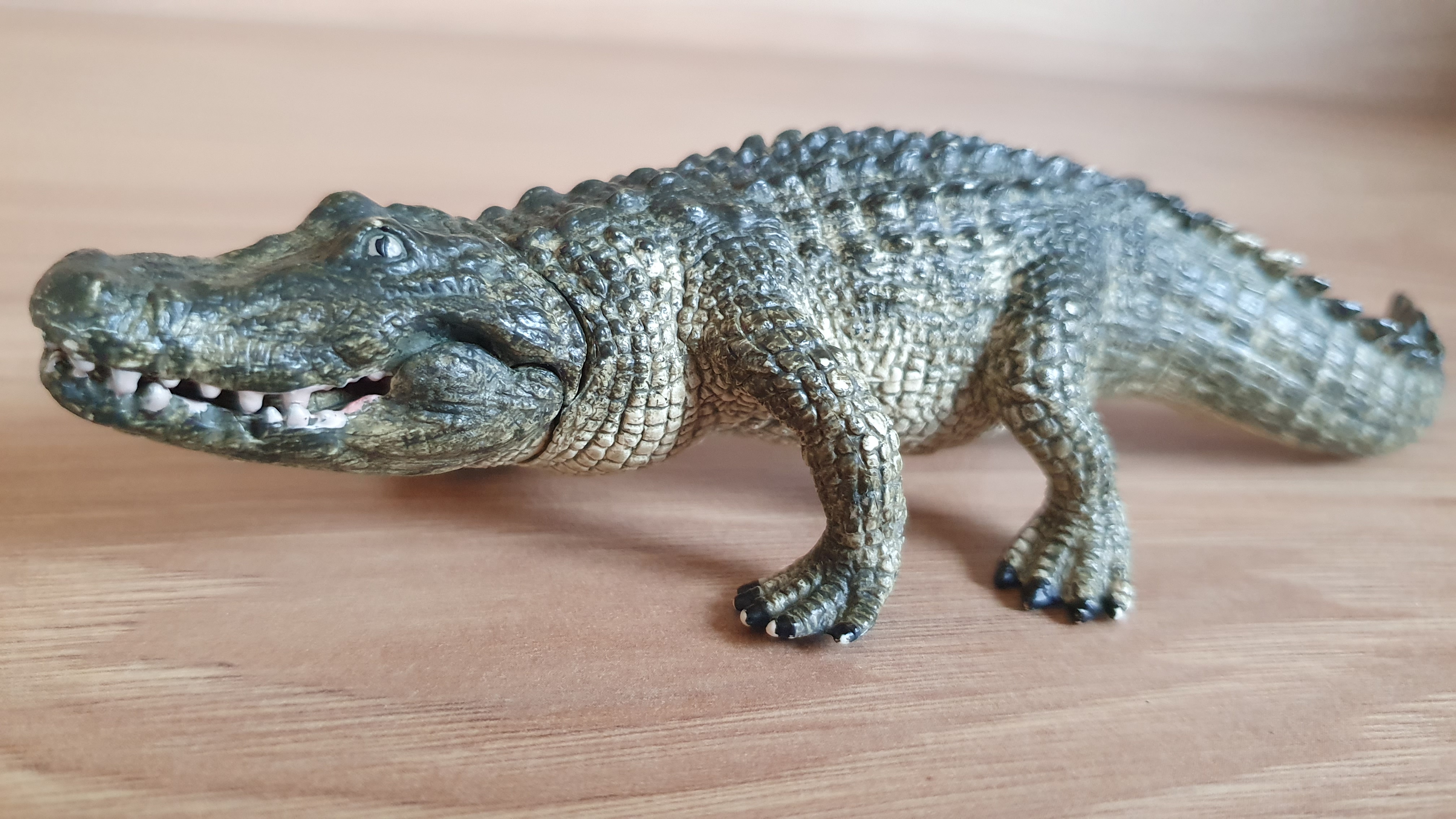 aligátor s pohyblivou čelistí 14727, model 2014