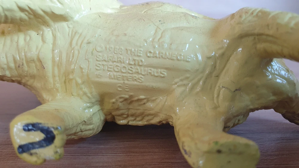 Stegosaurus, edice Carnegie Safari 15400, model 1988