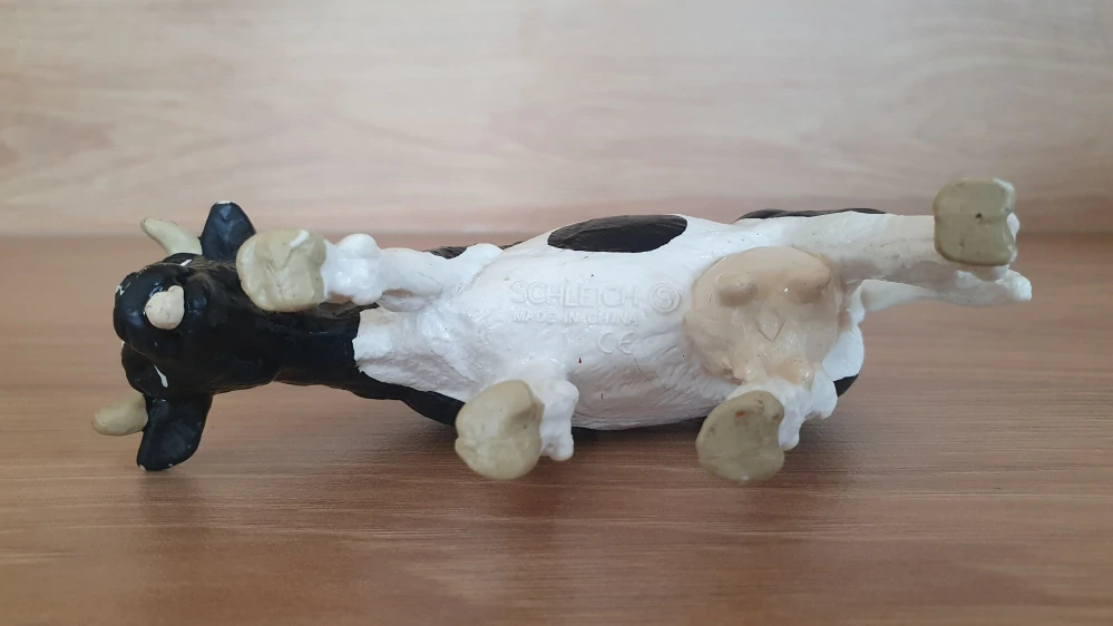 kráva černobílá 13207, model 1988