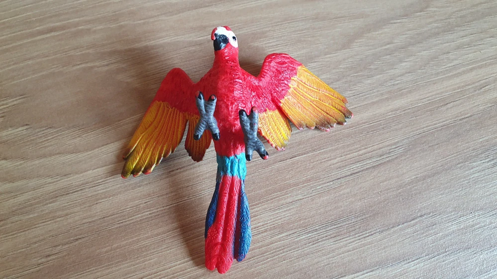 Ara červená 14737, model 2014