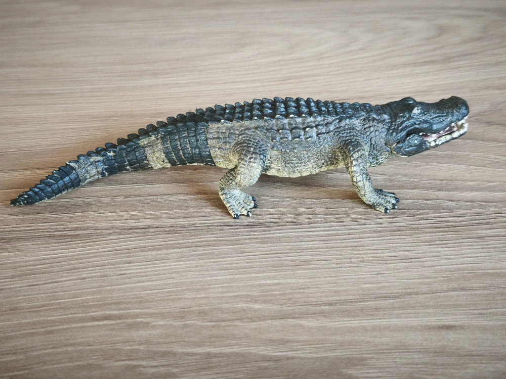 aligátor  17104, model 2014