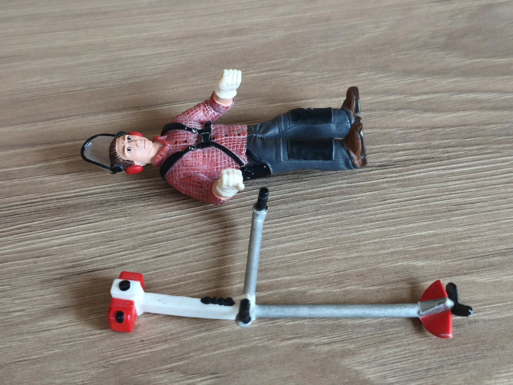 Dělník s křivinořezem