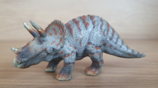 Triceratops  14504, model 2002