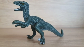 Velociraptor edice McDonalds No. 7, model 2019