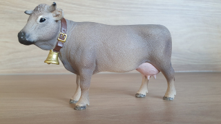 kráva se zvonem  13874, model 2017