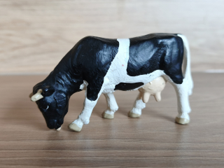 kráva černobílá 13207