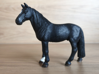 Tennessee valach mimochodník černý 13832, model 2016