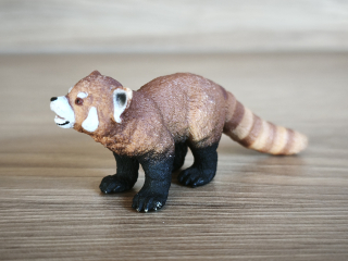 panda červená 14833, model 2019