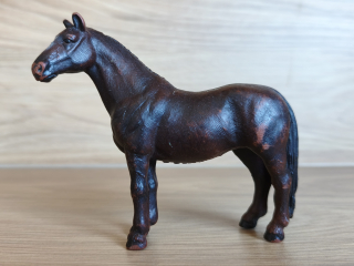 Hannoverský hřebec 13227, model 1995